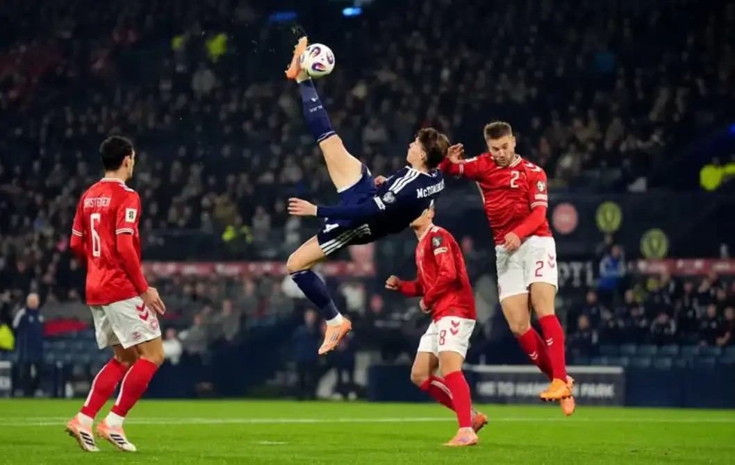 民族英雄待遇!曼联旧将倒钩破门被印上20英镑纸币